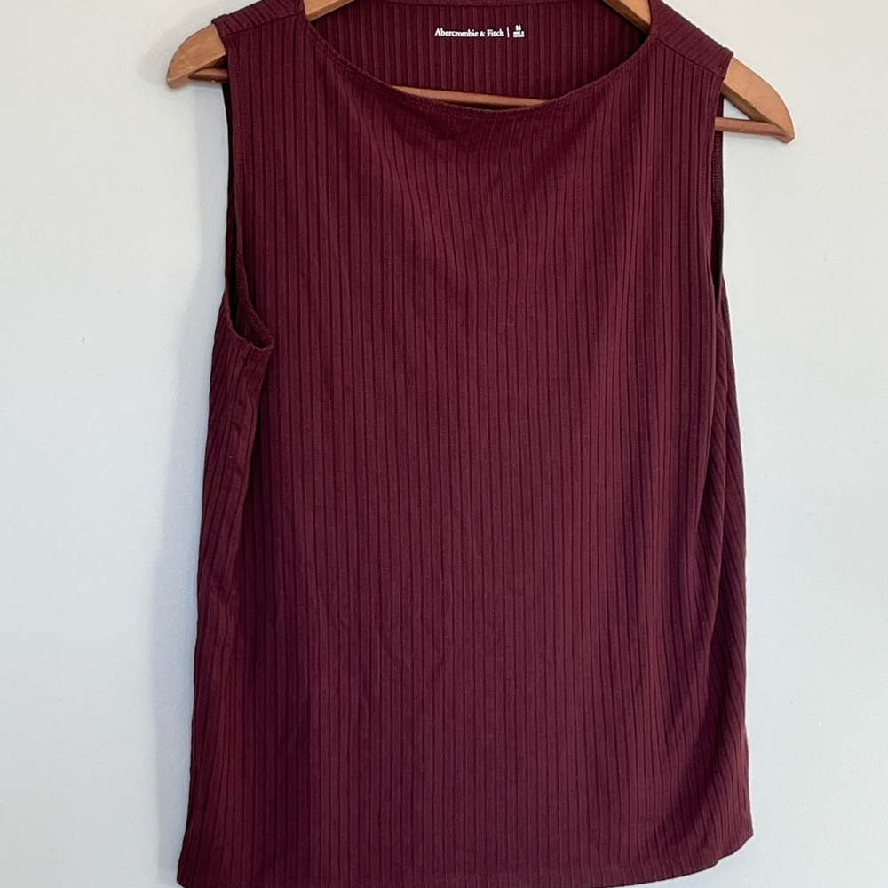 Abercrombie & Fitch Women's maroon ribbed Tank Top medium